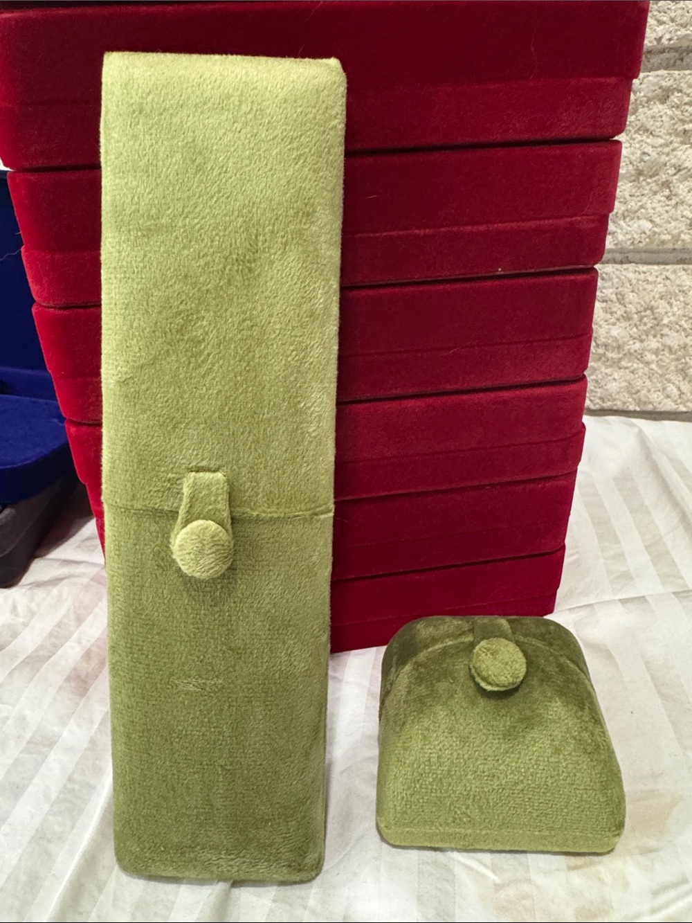 Velvet Jewelry Boxes (various sizes) - Picture 4 of 12